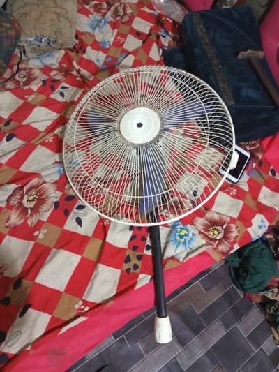 DC 12 watt fan for sell or exchange from DC battery charger