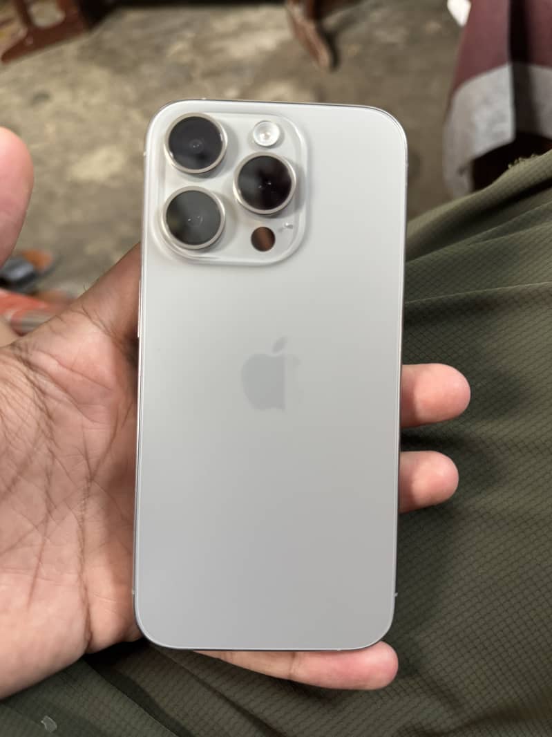 Apple iPhone 15 Pro 2