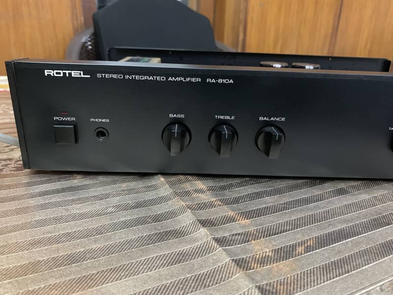 Rotel 810A 4