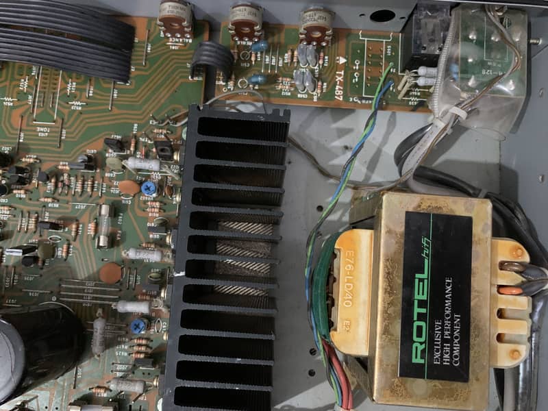 Rotel 810A 6
