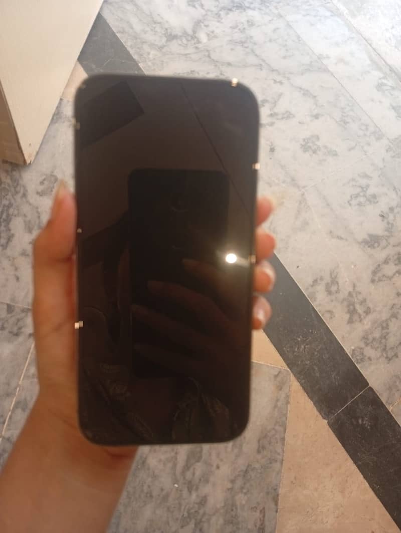 Apple iPhone 14 Pro 1