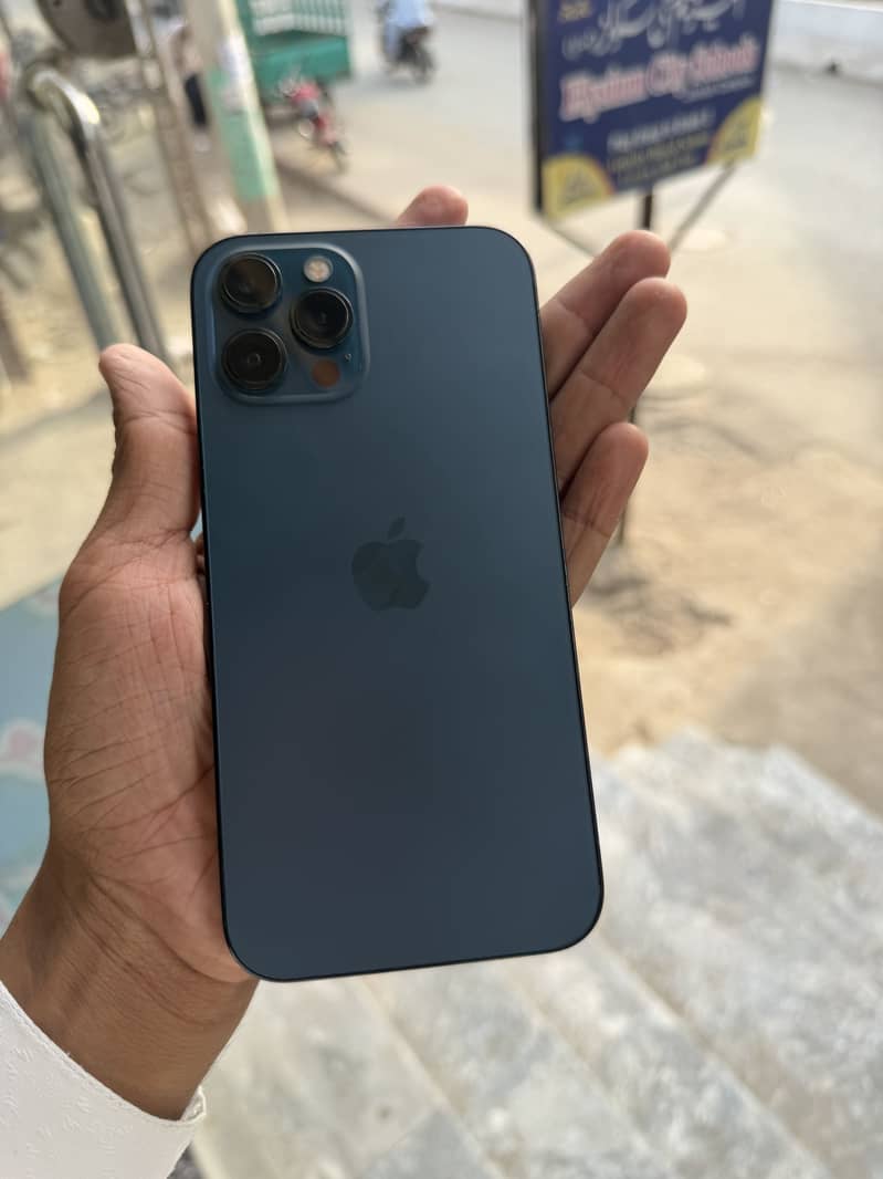 Apple iPhone 12 Pro Max 4
