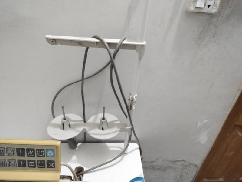 Auto sewing machine 4