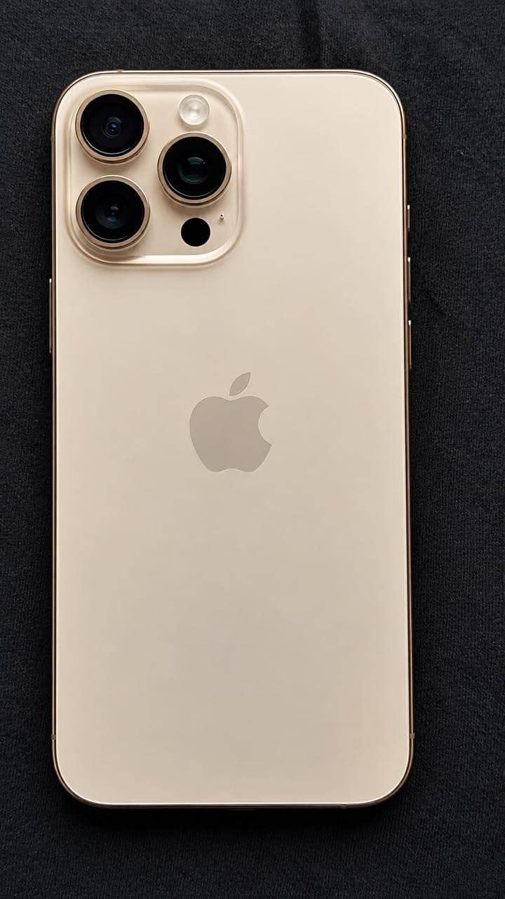 Apple iPhone 16 Pro Max 8