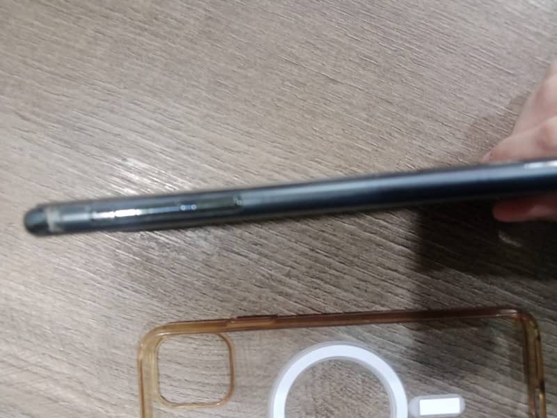 Apple iPhone 11 Pro Max 5