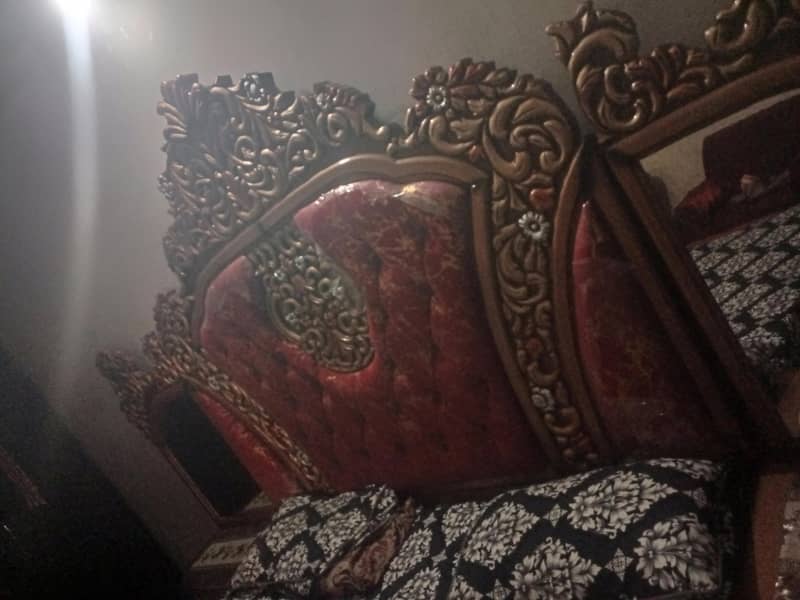 double bed withe side tables and dressing 5