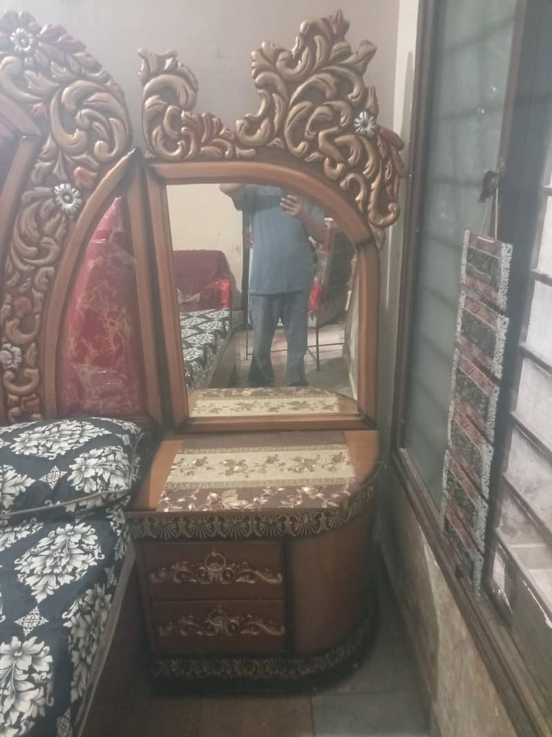 double bed withe side tables and dressing 6