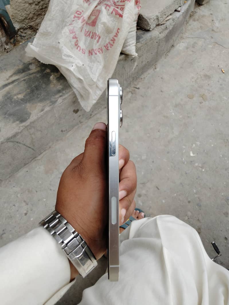 iphone 13 pro max 3