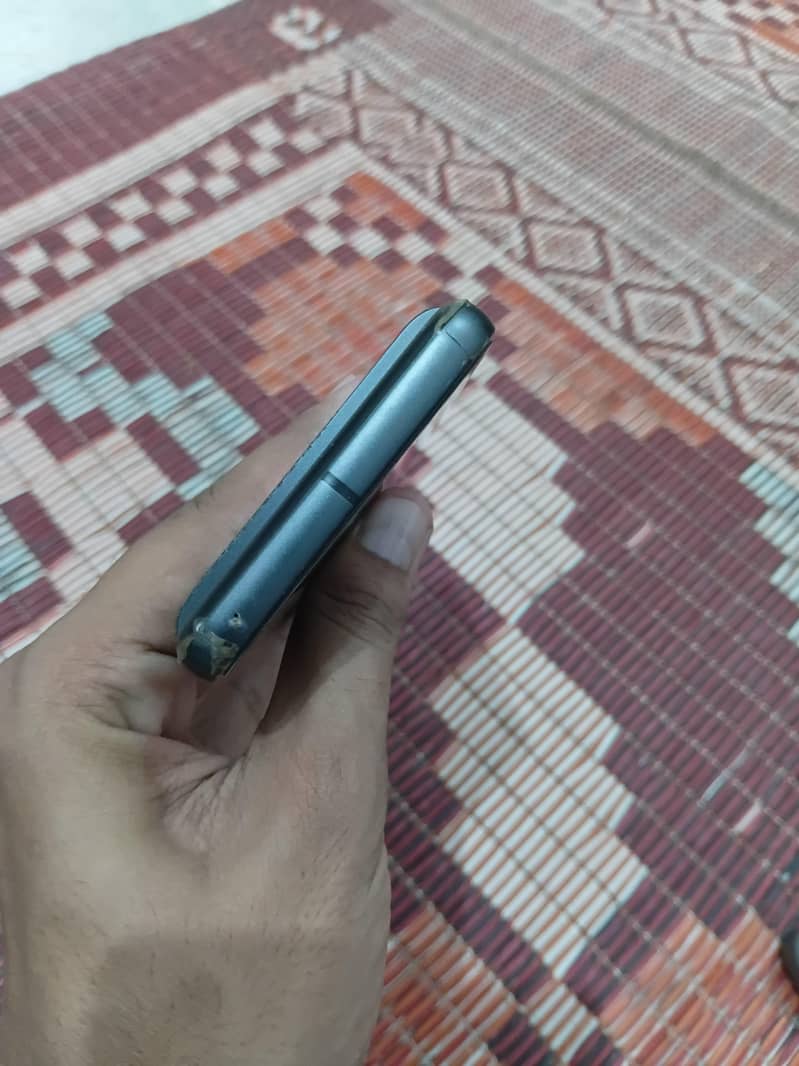 Google Pixel 8 6