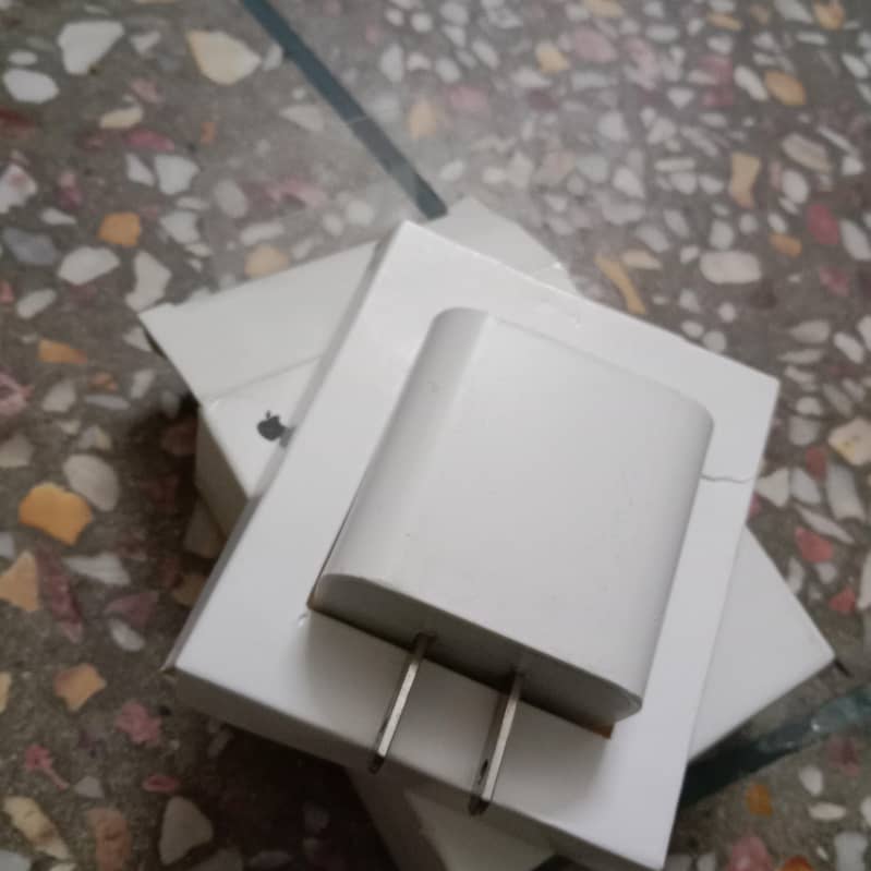 apple adaptor 0