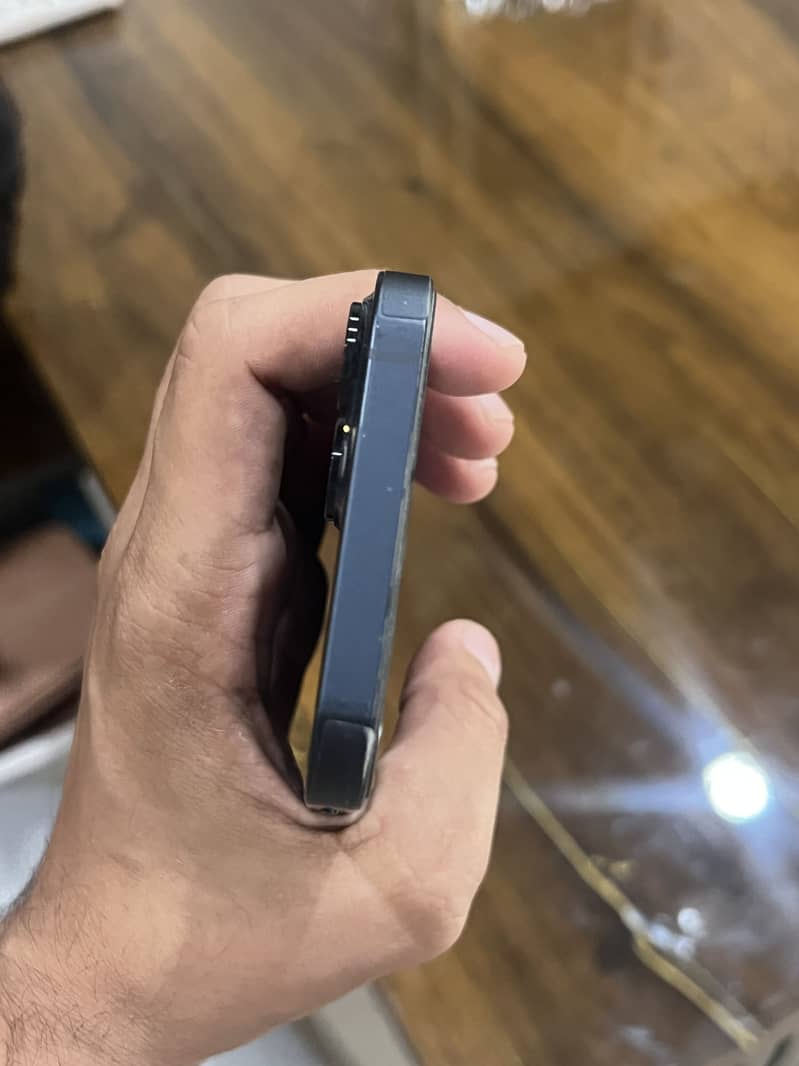 Apple iPhone 13 4