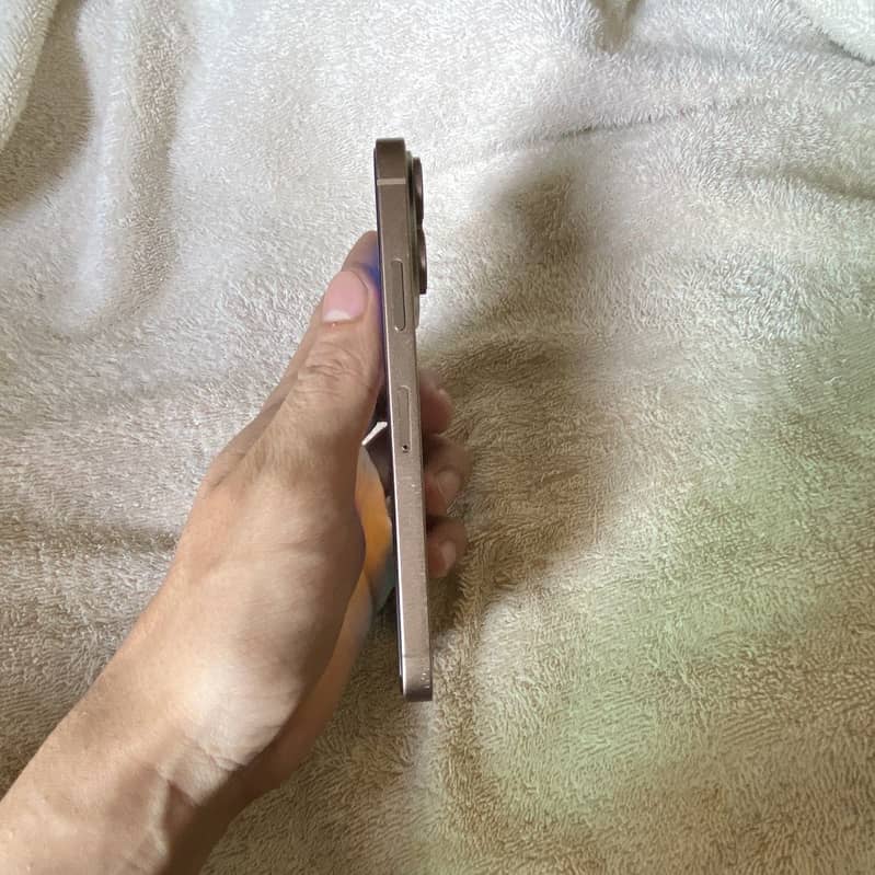 Apple iPhone X 4