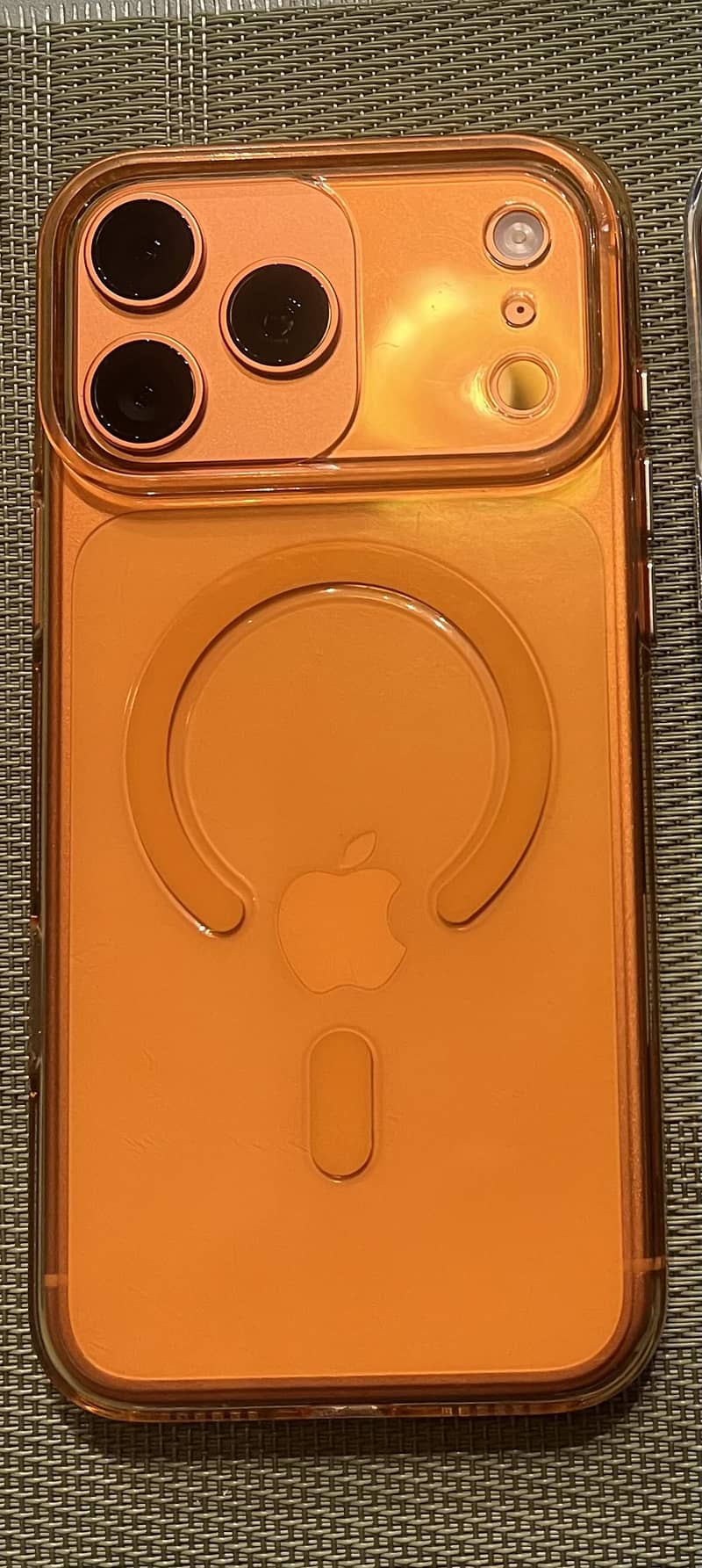 Apple iPhone 17 Pro Max 2