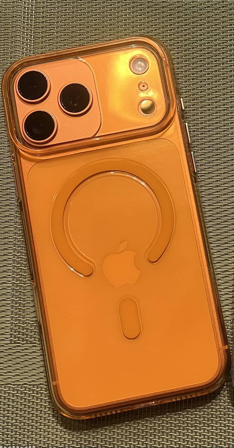 Apple iPhone 17 Pro Max 4