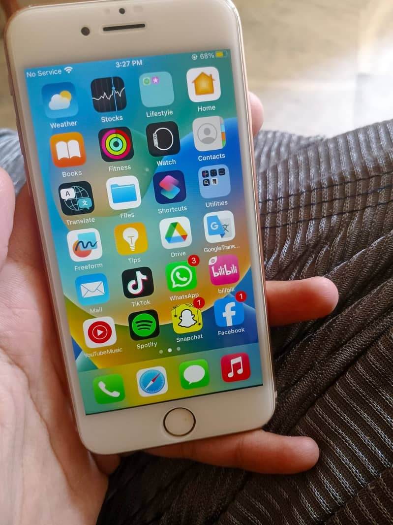 Apple iPhone 8 4