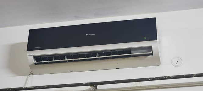 Dawlance Inverter AC in Excellent condition