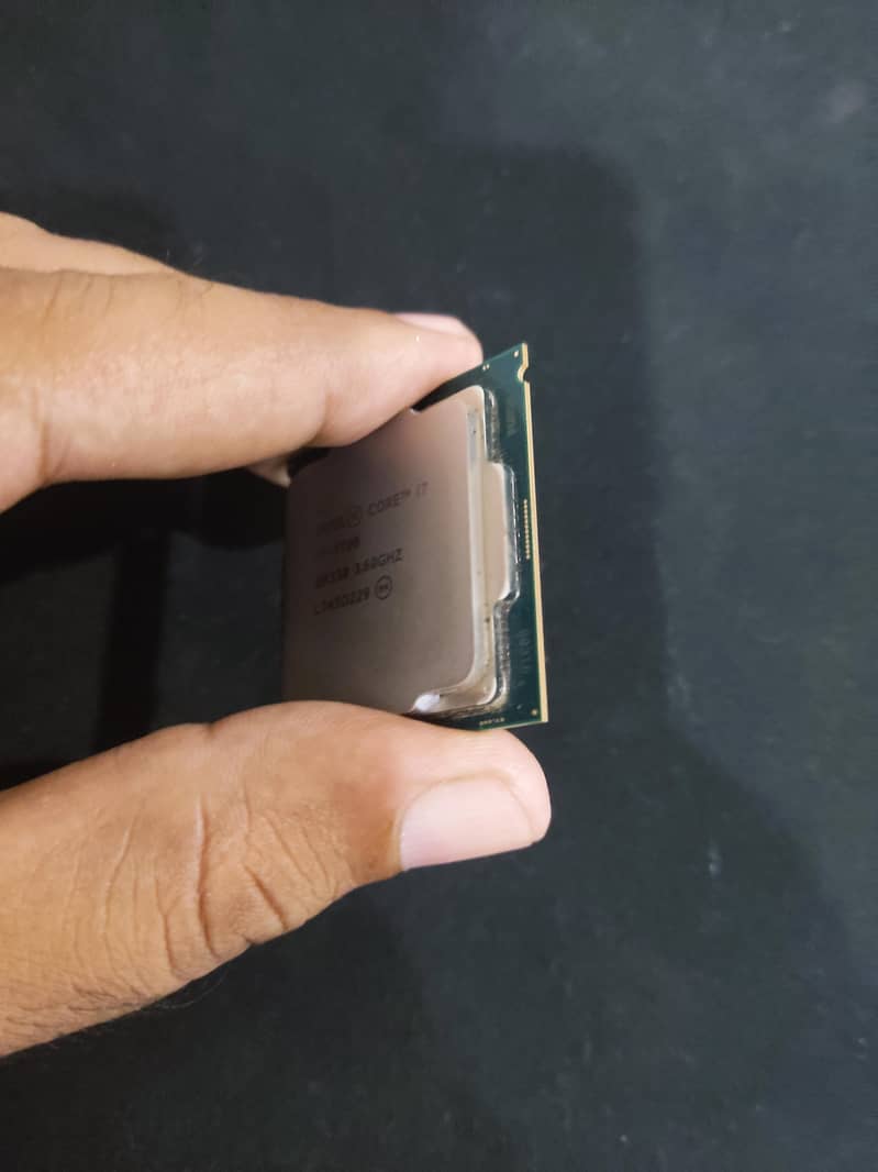 i7-7700 Processor 1