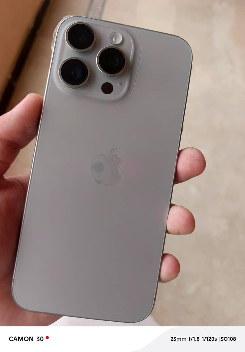Apple iPhone 15 Pro Max 0