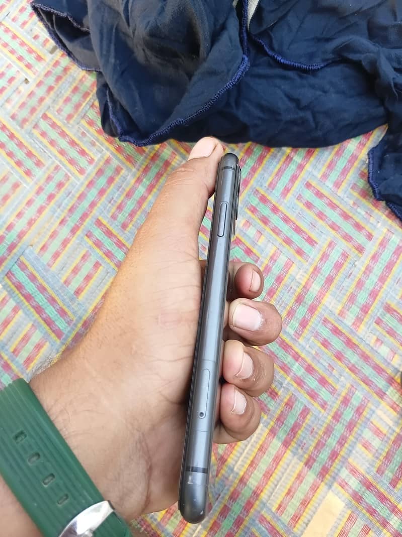 Apple iPhone 11 1