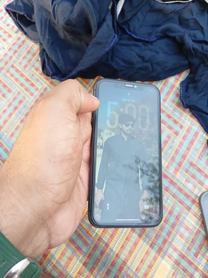 Apple iPhone 11 3