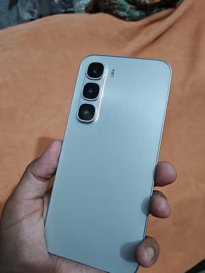 Infinix Hot 60 Pro Wd Box