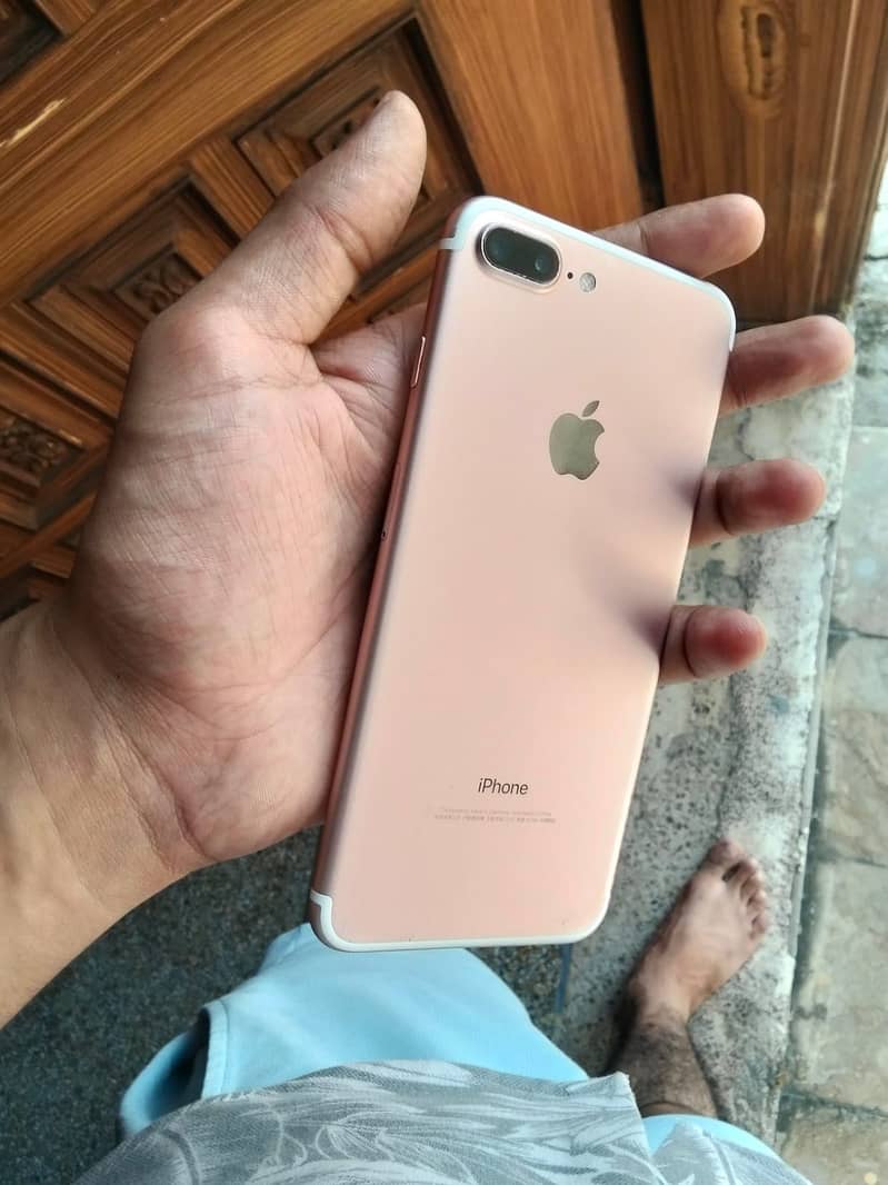 Apple iPhone 7 Plus 0
