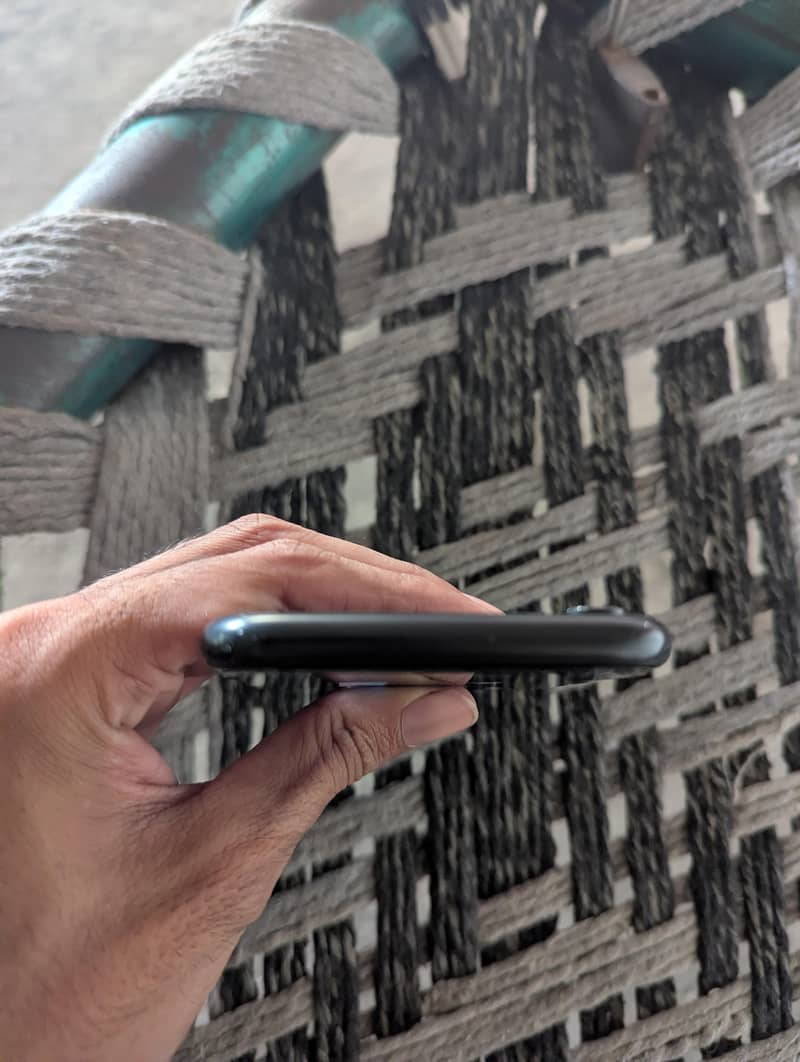 Apple iPhone XR 1
