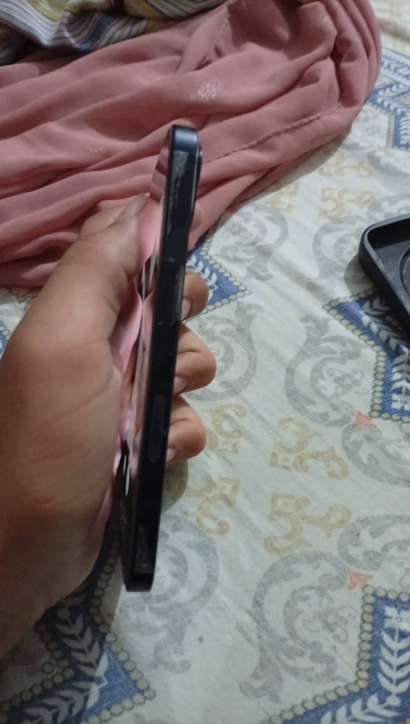 Apple iPhone 13 1