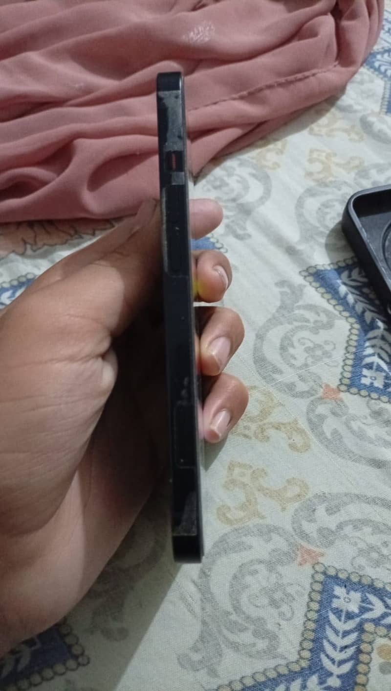 Apple iPhone 13 3