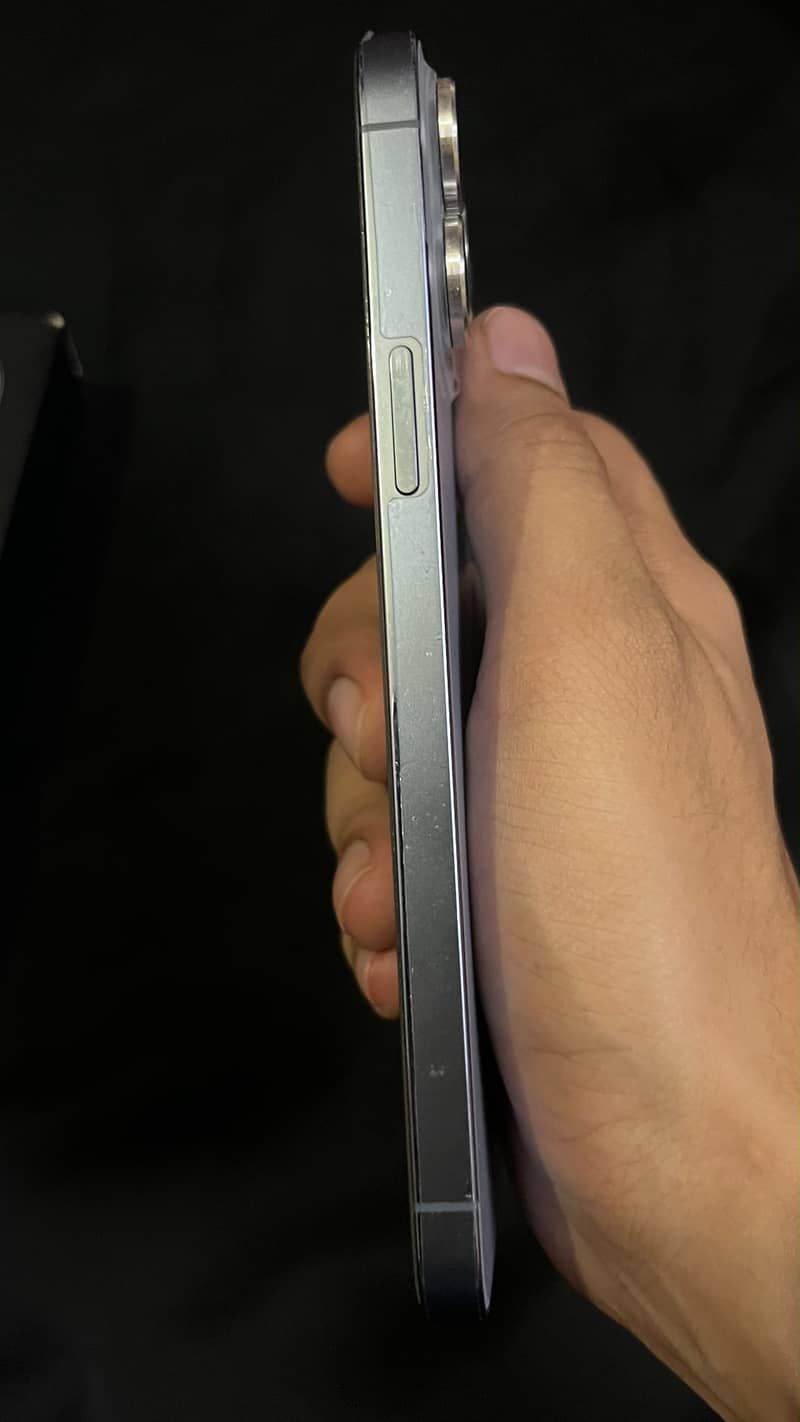 Apple iPhone 13 Pro Max 4