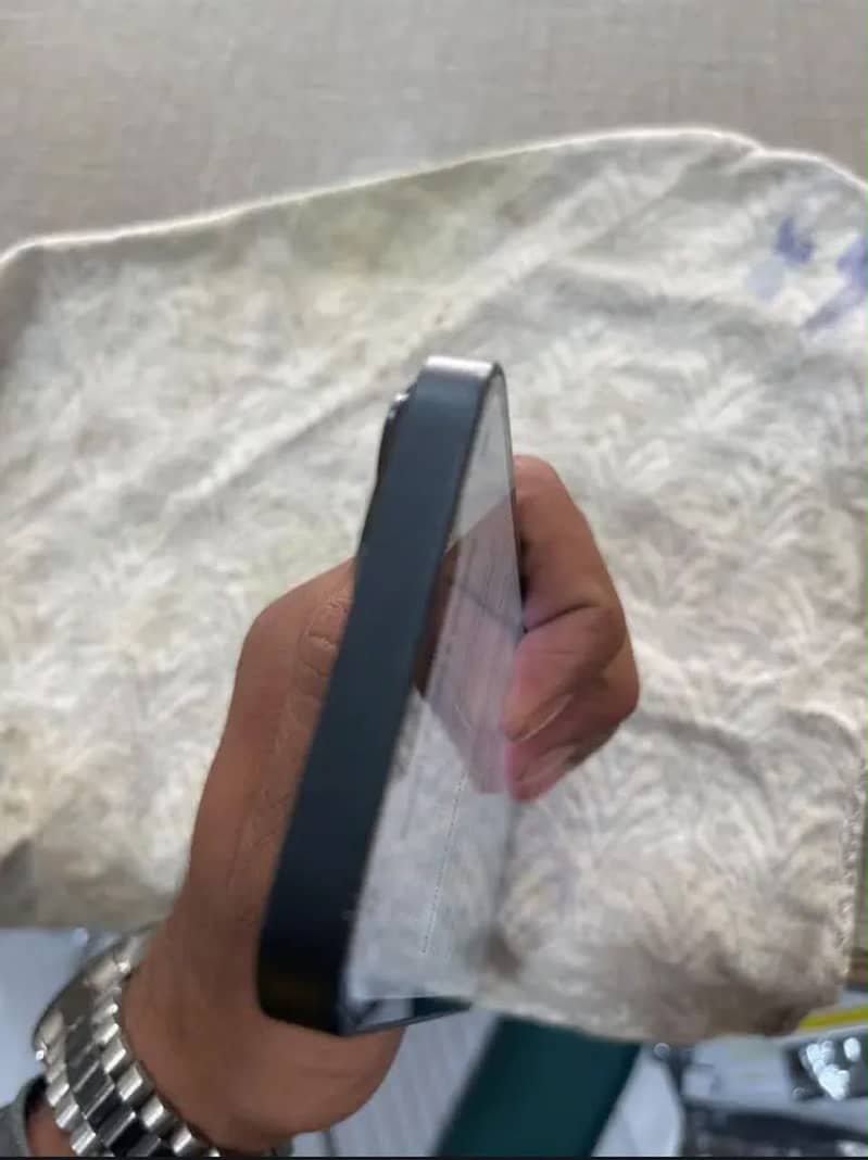 Apple iPhone 14 2