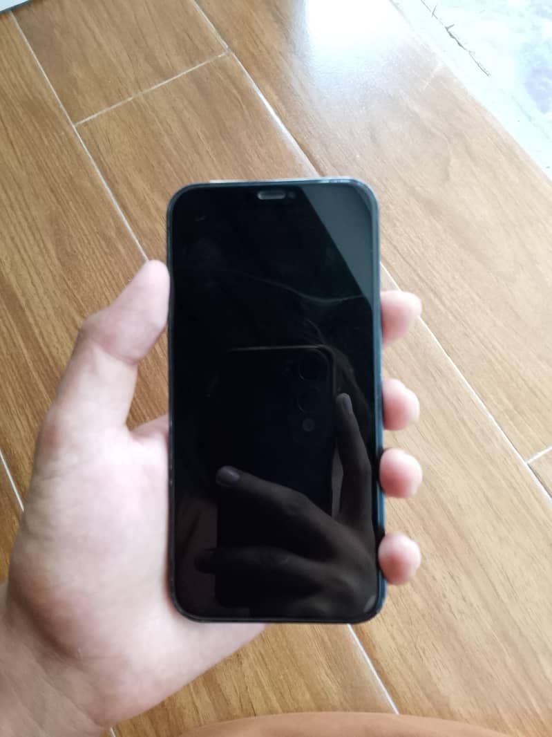 Apple iPhone 12 3