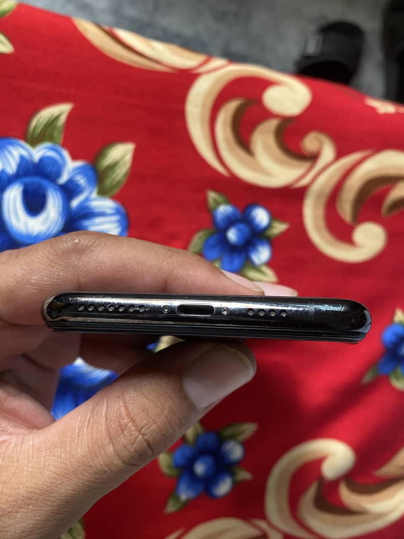 Apple iPhone 11 Pro Max 1