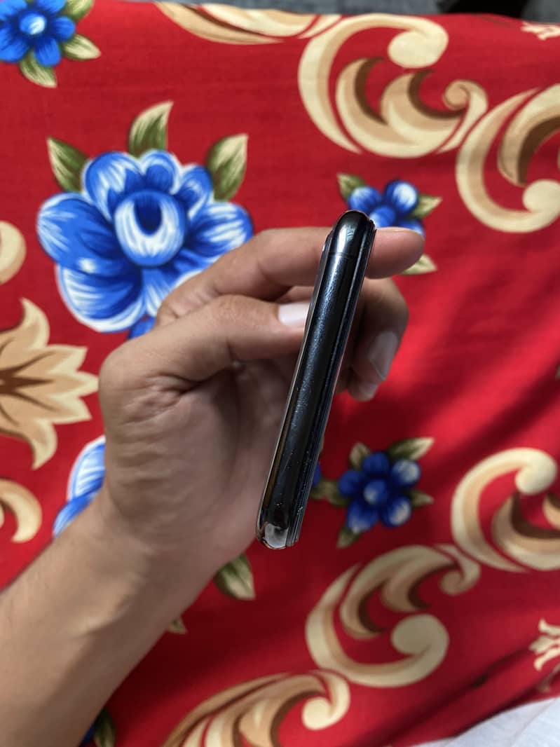 Apple iPhone 11 Pro Max 3