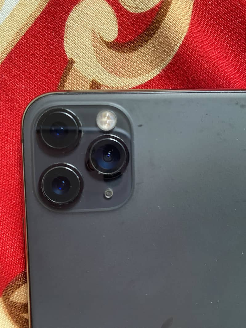 Apple iPhone 11 Pro Max 5