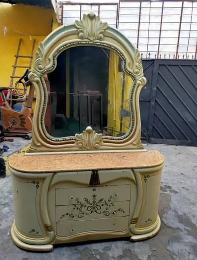 Dressing table set
