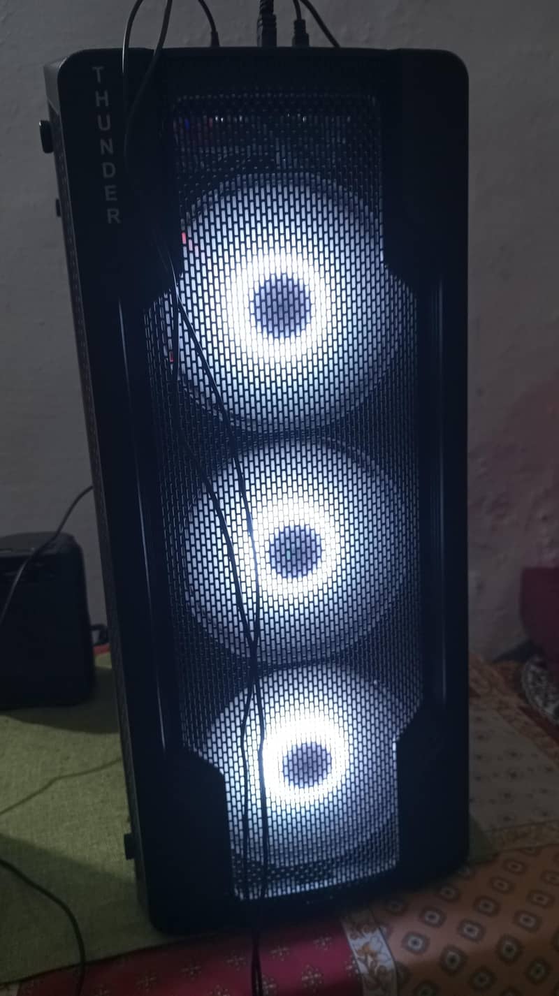 Gaming PC with Thunder Case. . 3