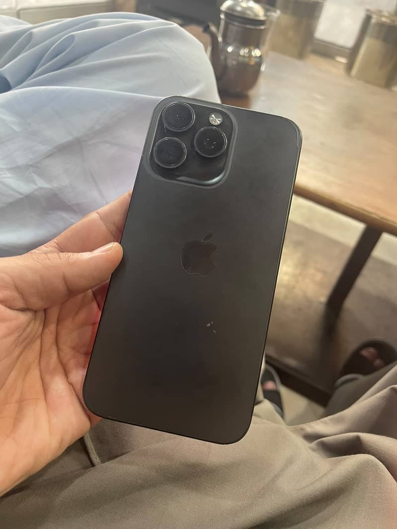 Apple iPhone 15 Pro Max 2