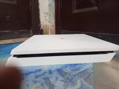 SONY PS4 SLIM WHITE COLOR