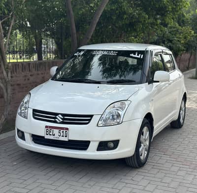 Suzuki Swift DLX 1.3 Navigation 2015.