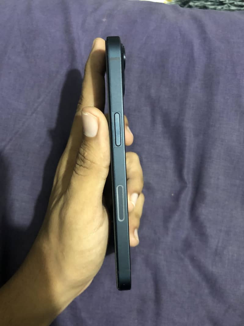 Apple iPhone 13 2