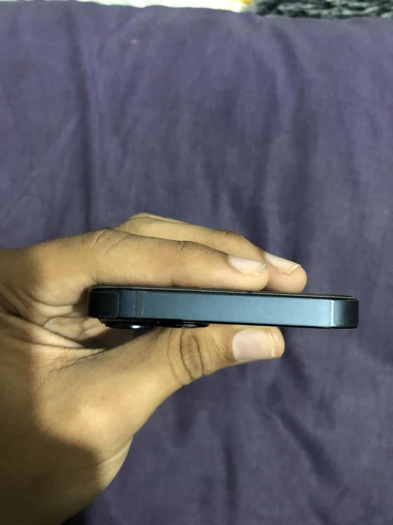 Apple iPhone 13 7