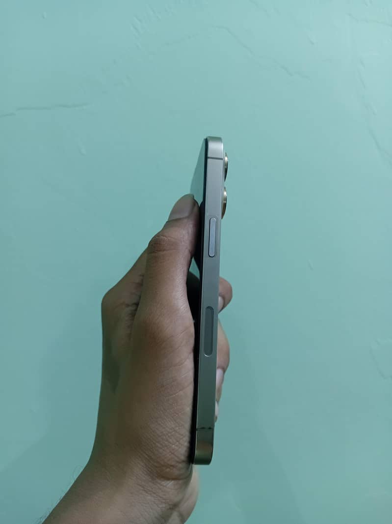 Apple iPhone 13 Pro 2