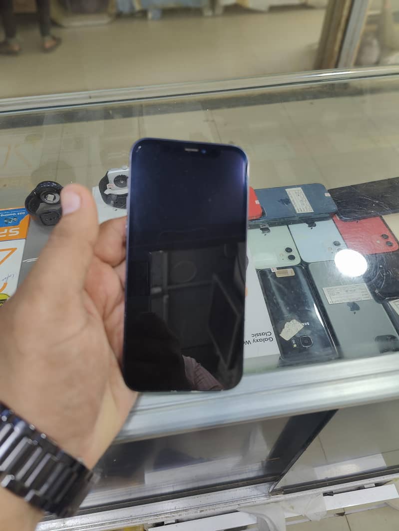 Apple iPhone 12 0