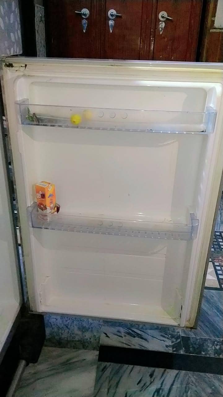 fridge dawlance large 0