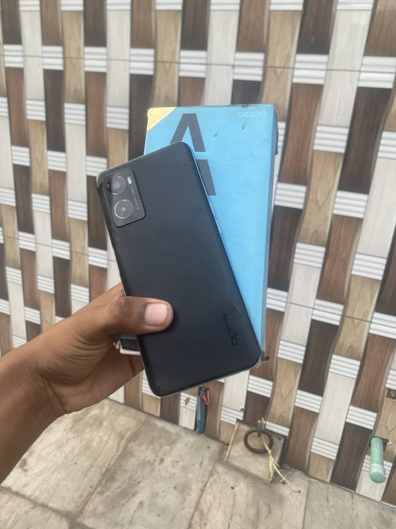 OPPO A76 0