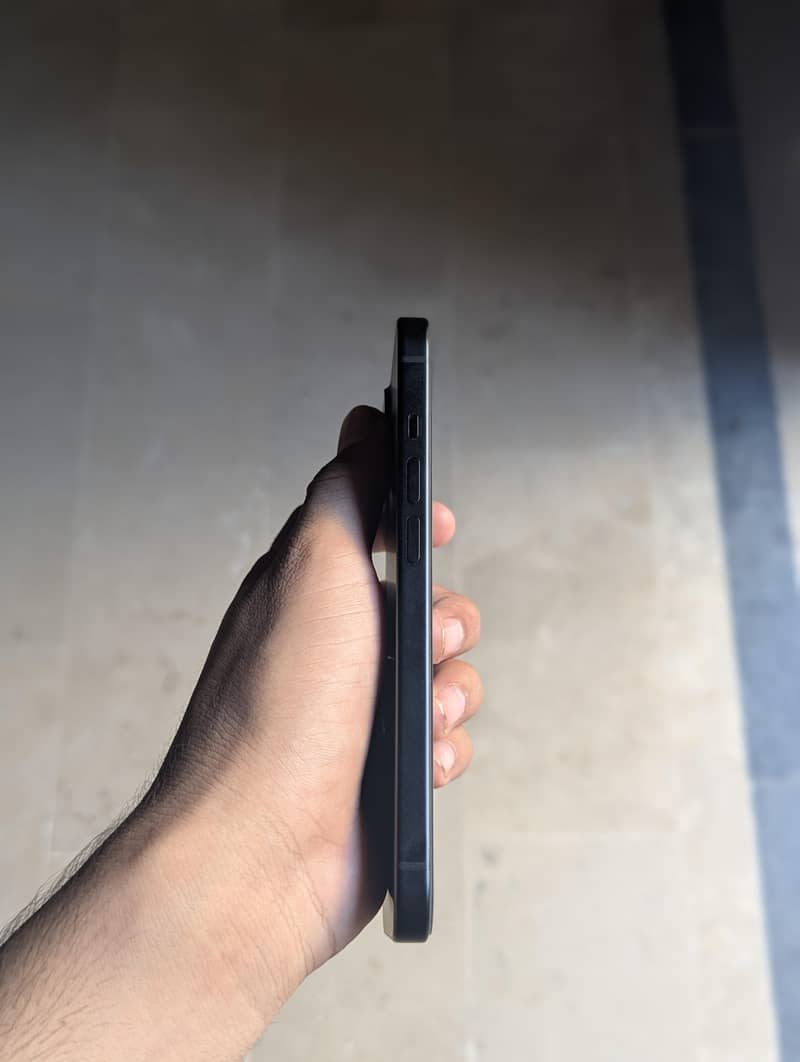 Apple iPhone 15 2