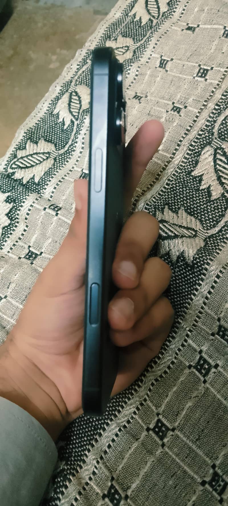 Apple iPhone 16 Pro Max 2