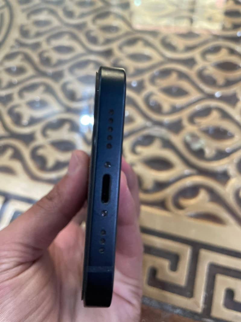 Apple iPhone 13 1