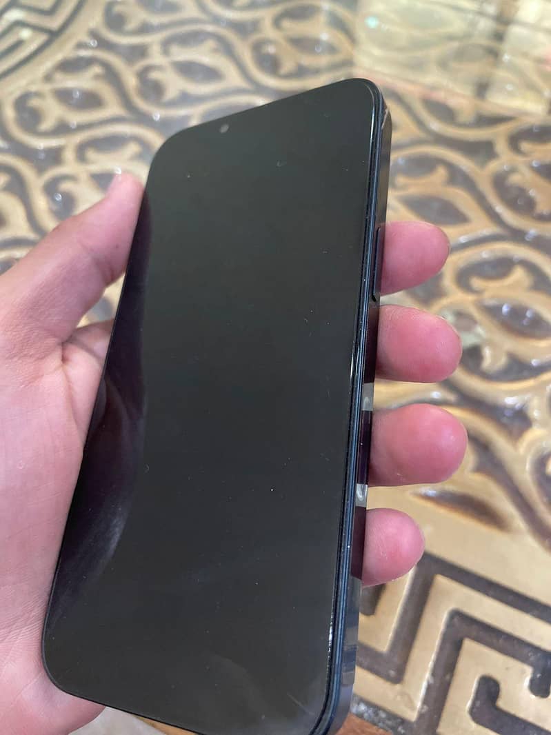 Apple iPhone 13 3